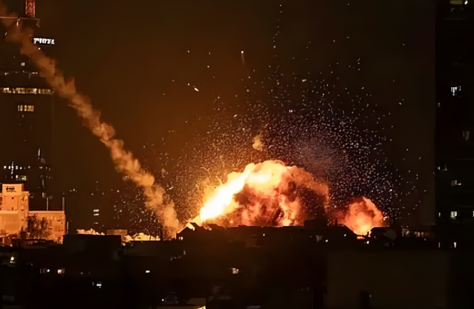 মধ্যপ্রাচ্যজুড়ে সংঘাতের বিস্তার: দুবাই, দোহা ও তেল আবিবে দফায় দফায় শক্তিশালী বিস্ফোরণ