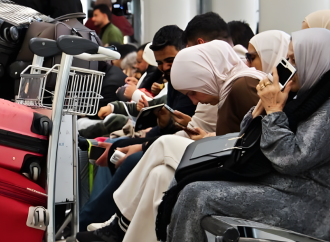 আটকে পড়া হাজারো যাত্রীর খাবার ও আবাসনের দায়িত্ব নিল সংযুক্ত আরব আমিরাত