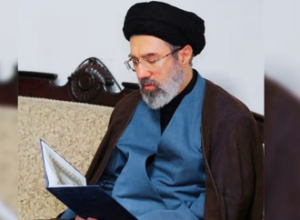 ইরানের সর্বোচ্চ নেতা আয়াতুল্লাহ আলি খামেনির দাফন সম্পন্ন হওয়ার আগেই তার সম্ভাব্য উত্তরসূরিকে হত্যার কঠোর হুঁশিয়ারি দিয়েছে ইসরায়েল