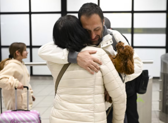 দুবাই থেকে নিজ নিজ দেশে ফিরলেন আরও শতাধিক যাত্রী; বিমানবন্দরে স্বস্তির চিত্র