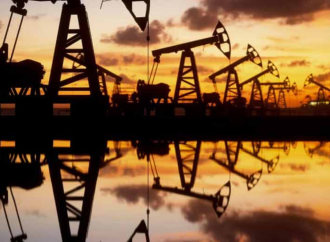 বিশ্ববাজারে তেলের দামে রেকর্ড বৃদ্ধি; ব্যারেলপ্রতি ১০০ ডলার ছাড়ালো