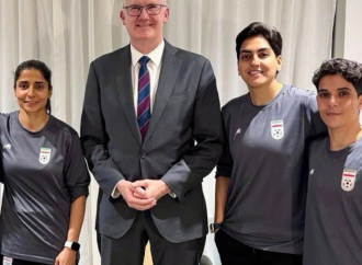 অস্ট্রেলিয়ায় মানবিক ভিসা পেলেন ক্যাম্প থেকে পালিয়ে যাওয়া ৫ ইরানি নারী ফুটবলার