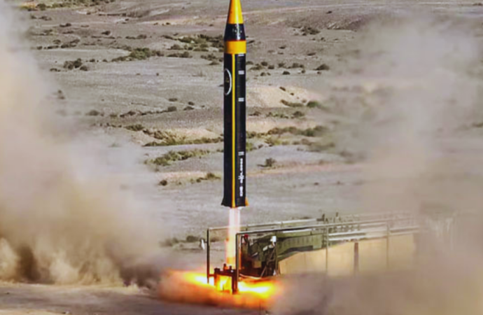 ইসরায়েলে ‘ক্লাস্টার ওয়ারহেড’ যুক্ত শক্তিশালী কদর ক্ষেপণাস্ত্র ছুড়ল ইরান