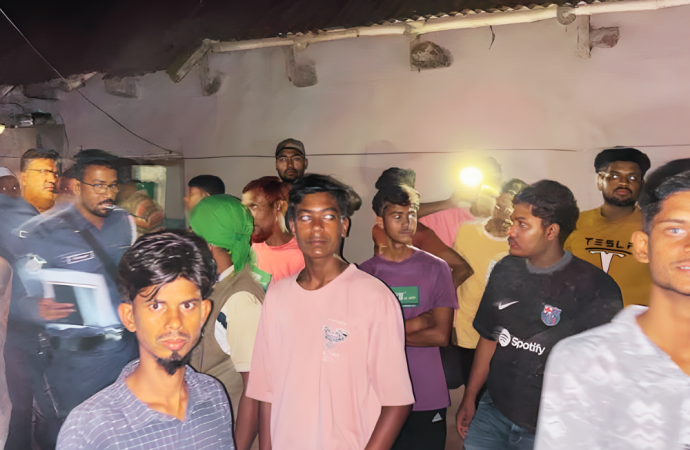 জয়পুরহাটে মোটরসাইকেল কিনে না দেওয়ায় পিতাকে পিটিয়ে ও কুপিয়ে হত্যা করল ছেলে; মা-বোনও আহত