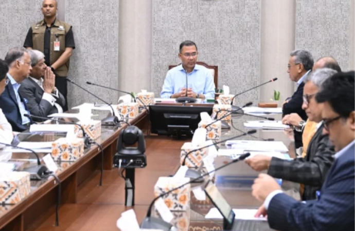 জ্বালানি তেল সংকট ও মূল্যবৃদ্ধি মোকাবিলায় সচিবালয়ে মন্ত্রিসভার জরুরি বৈঠক; গুরুত্বপূর্ণ সিদ্ধান্তের অপেক্ষায় দেশ