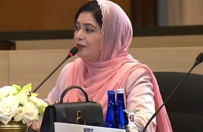 মার্কিন ফার্স্ট লেডির আমন্ত্রণে বর্ণাঢ্য সামিটে অংশ নিলেন ডা. জুবাইদা রহমান