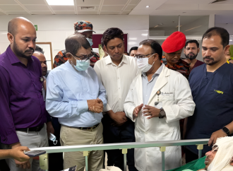 কেরানীগঞ্জের কদমতলীতে গ্যাসলাইটার কারখানায় ভয়াবহ বিস্ফোরণ ও অগ্নিকাণ্ডে দগ্ধ দুই কিশোরকে দেখতে  জাতীয় বার্ন ও প্লাস্টিক সার্জারি ইনস্টিটিউটে যান স্বাস্থ্যমন্ত্রী;