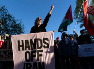 পাকিস্তানের মধ্যস্থতায় ইসলামাবাদে আজ অনুষ্ঠিত হতে যাচ্ছে যুক্তরাষ্ট্র ও ইরানের মধ্যকার হাই-প্রোফাইল বৈঠক, যেখানে দুই দেশের শীর্ষ প্রতিনিধিরা যুদ্ধবিরতি ও পরমাণু ইস্যুতে গুরুত্বপূর্ণ আলোচনায় অংশ নেবেন।