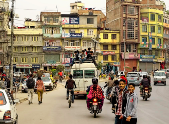 বিশ্ববাজারে তেলের দাম বৃদ্ধি ও বৈদেশিক মুদ্রার রিজার্ভের ওপর চাপ কমাতে সপ্তাহে ২ দিন সরকারি ছুটি ঘোষণা করেছে নেপাল সরকার