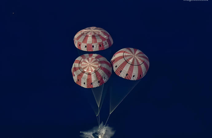 ঐতিহাসিক ১০ দিনের চন্দ্রাভিযান শেষে আজ শনিবার সকালে ক্যালিফোর্নিয়ার সান ডিয়েগো উপকূলে প্রশান্ত মহাসাগরে সফলভাবে অবতরণ করেছেন আর্টেমিস-২ মিশনের চার নভোচারী।