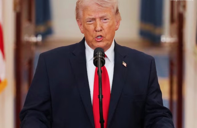 ইরানকে ‘প্রস্তর যুগে’ পাঠানোর হুঁশিয়ারি দিয়ে ট্রাম্পের ভাষণ; লক্ষ্য অর্জিত না হওয়া পর্যন্ত যুদ্ধ চালিয়ে যাওয়ার ঘোষণা।