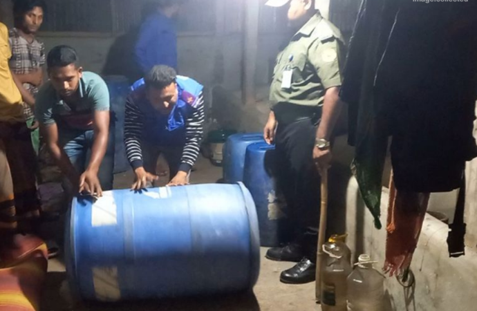 তেঁতুলিয়ায় ঘরে অবৈধভাবে ডিজেল মজুত রাখার অপরাধে এক ব্যবসায়ীকে ১০ দিনের বিনাশ্রম কারাদণ্ড দিয়েছে ভ্রাম্যমাণ আদালত