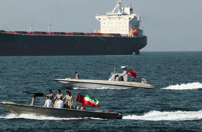 ইরানের শক্তিশালী ইসলামিক বিপ্লবী গার্ড বাহিনী (IRGC) ঘোষণা করেছে যে, হরমুজ প্রণালিতে যুক্তরাষ্ট্র ও ইসরায়েলের আধিপত্যের দিন শেষ এবং এই কৌশলগত জলপথ তাদের জন্য আর আগের অবস্থায় ফিরবে না।