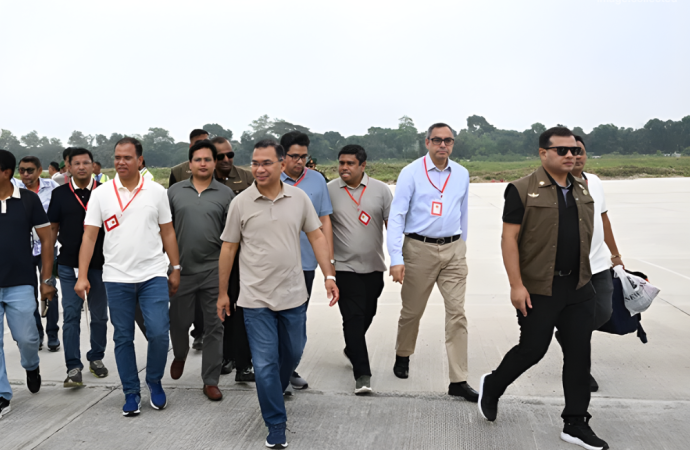 সরকার গঠনের পর প্রথমবারের মতো যশোর সফরে পৌঁছেছেন প্রধানমন্ত্রী তারেক রহমান।