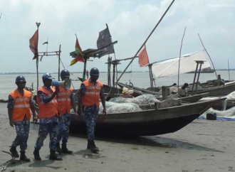 সারাদেশে কালবৈশাখী ঝড় ও বজ্রবৃষ্টির পূর্বাভাস দিয়েছে আবহাওয়া অধিদপ্তর।