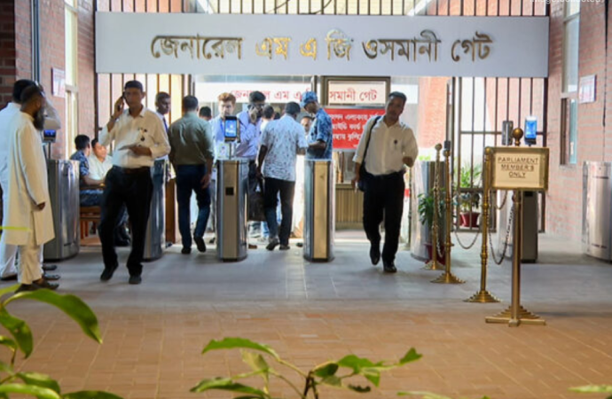 মহান মুক্তিযুদ্ধের বীর শহীদদের স্মৃতি অম্লান রাখতে এক ঐতিহাসিক পদক্ষেপ নিয়েছে জাতীয় সংসদ।