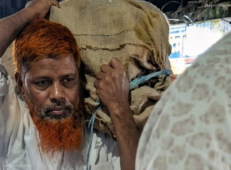 নরসিংদীর শিবপুর উপজেলায় ঢাকা-সিলেট মহাসড়কের পাশ থেকে পরিত্যক্ত অবস্থায় কুড়িয়ে পাওয়া এসএসসি ভোকেশনাল পরীক্ষার ২৬৮টি উত্তরপত্র অক্ষত অবস্থায় থানায় জমা দেওয়া হয়েছে।