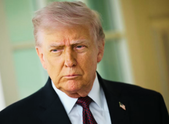 ইরান যুদ্ধের একপেশে কভারেজ এবং নিজের মানসিক স্বাস্থ্য নিয়ে প্রশ্ন তোলায় প্রভাবশালী সংবাদমাধ্যম নিউ ইয়র্ক টাইমসের বিরুদ্ধে ‘ট্রুথ সোশ্যালে’ তীব্র ক্ষোভ ও সমালোচনা প্রকাশ করেছেন মার্কিন প্রেসিডেন্ট ডোনাল্ড ট্রাম্প।