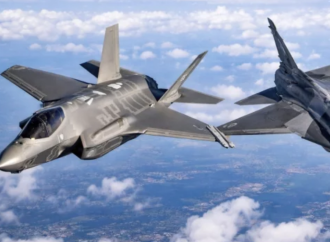 ইরানের বিপ্লবী গার্ড বাহিনী দেশটির মধ্যাঞ্চলে অনুপ্রবেশকারী যুক্তরাষ্ট্রের আরও একটি অত্যাধুনিক F-35 যুদ্ধবিমান ভূপাতিত করেছে