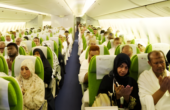 বিমানের প্রথম হজ ফ্লাইটে করে ৪১৯ জন হজযাত্রী সৌদি আরবের জেদ্দায় কিং আব্দুল আজিজ আন্তর্জাতিক বিমানবন্দরে পৌঁছেছেন।