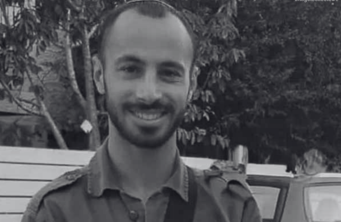 দক্ষিণ লেবাননের একটি এলাকায় শক্তিশালী বোমা বিস্ফোরণে ইসরায়েলি প্রতিরক্ষা বাহিনীর (আইডিএফ) এক সদস্য নিহত এবং নয়জন গুরুতর আহত হয়েছেন।