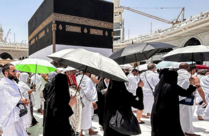 প্রধানমন্ত্রী তারেক রহমান কর্তৃক আনুষ্ঠানিকভাবে হজ কার্যক্রম উদ্বোধনের পর আজ রবিবার (১৯ এপ্রিল) সকাল ১০টা পর্যন্ত ১৯টি ফ্লাইটে ৭,৬৩৪ জন বাংলাদেশি হজযাত্রী নিরাপদে সৌদি আরব পৌঁছেছেন।