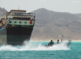 মার্কিন প্রেসিডেন্ট ডোনাল্ড ট্রাম্প শান্তি প্রক্রিয়ায় বাধা দিলে বিশ্ববাণিজ্যের অত্যন্ত গুরুত্বপূর্ণ নৌপথ ‘বাব আল-মান্দেব’ প্রণালি চিরতরে বন্ধ করে দেওয়ার হুঁশিয়ারি দিয়েছে ইয়েমেনের হুতি সরকার।