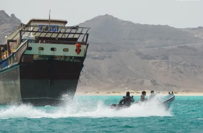 মার্কিন প্রেসিডেন্ট ডোনাল্ড ট্রাম্প শান্তি প্রক্রিয়ায় বাধা দিলে বিশ্ববাণিজ্যের অত্যন্ত গুরুত্বপূর্ণ নৌপথ ‘বাব আল-মান্দেব’ প্রণালি চিরতরে বন্ধ করে দেওয়ার হুঁশিয়ারি দিয়েছে ইয়েমেনের হুতি সরকার।