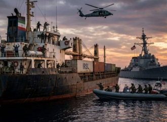 আন্তর্জাতিক নিষেধাজ্ঞা অমান্য করার অভিযোগে ইরানের একটি পতাকাবাহী কার্গো জাহাজ আটকের দাবি করেছেন মার্কিন প্রেসিডেন্ট ডোনাল্ড ট্রাম্প, যা বিশ্ব রাজনীতিতে নতুন অস্থিরতা তৈরি করেছে।