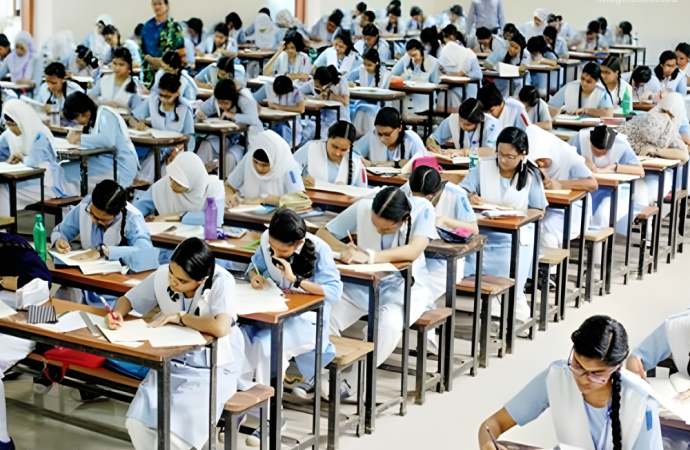 আগামীকাল মঙ্গলবার থেকে সারাদেশে একযোগে শুরু হচ্ছে ২০২৬ সালের এসএসসি ও সমমানের পরীক্ষা, যাতে অংশ নিচ্ছে মোট ১৮ লাখ ৫১ হাজার ৪২৩ জন পরীক্ষার্থী