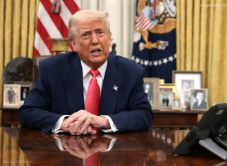 মার্কিন প্রেসিডেন্ট ডোনাল্ড ট্রাম্প ইরানের সঙ্গে চলমান যুদ্ধবিরতির মেয়াদ বাড়াতে অনিচ্ছা প্রকাশ করেছেন। ওয়াল স্ট্রিট জার্নালের এক বিশেষ প্রতিবেদনে এই চাঞ্চল্যকর তথ্য উঠে এসেছে, যা মধ্যপ্রাচ্যে নতুন করে উত্তেজনা সৃষ্টির আশঙ্কা তৈরি করেছে।