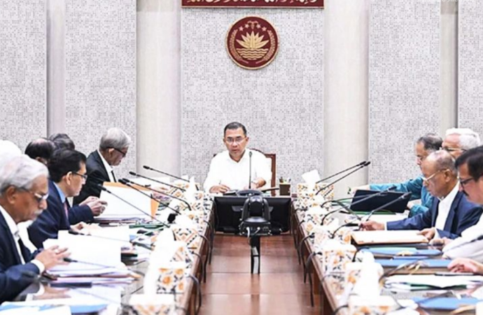 প্রধানমন্ত্রী তারেক রহমানের সভাপতিত্বে আজ নতুন সরকারের প্রথম একনেক বৈঠক অনুষ্ঠিত হচ্ছে, যেখানে ১৭টি গুরুত্বপূর্ণ উন্নয়ন প্রকল্প অনুমোদনের জন্য উপস্থাপন করা হয়েছে।