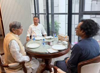 বিশ্ব বই ও কপিরাইট দিবসে প্রধানমন্ত্রী তারেক রহমানের সঙ্গে এক গুরুত্বপূর্ণ বৈঠক করেছেন বিশ্বসাহিত্য কেন্দ্রের প্রতিষ্ঠাতা অধ্যাপক আবদুল্লাহ আবু সায়ীদ।