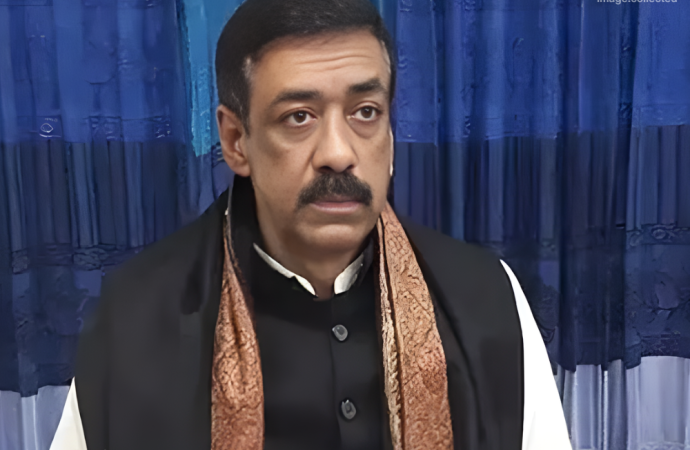 সাবেক সংসদ সদস্য শামীম ওসমানসহ ১২ আসামির বিরুদ্ধে অভিযোগ গঠনের আদেশের জন্য আগামী ৫ মে দিন ধার্য করেছেন আন্তর্জাতিক অপরাধ ট্রাইব্যুনাল।