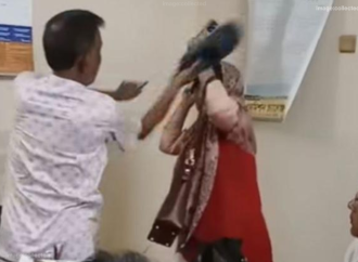 রাজশাহীর দুর্গাপুরে দাওকান্দি সরকারি বিশ্ববিদ্যালয় কলেজে ঢুকে ভাঙচুর ও শিক্ষিকার সাথে অশোভন আচরণের অভিযোগে জয়নগর ইউনিয়ন বিএনপির সহসভাপতি আকবর আলীকে বহিষ্কার করা হয়েছে।