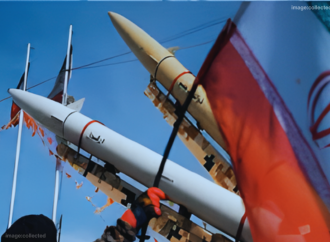 মার্কিন প্রেসিডেন্ট ডোনাল্ড ট্রাম্পের ৪৮ ঘণ্টার আল্টিমেটাম প্রত্যাখ্যানের পর ইরান এবার মার্কিন-ইসরায়েলি যেকোনো সামরিক পদক্ষেপের বিপরীতে ‘বড় চমক’ দেওয়ার হুঁশিয়ারি দিয়ে বিশ্ব রাজনীতিতে নতুন উত্তাপ ছড়িয়েছে।