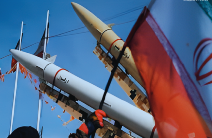 মার্কিন প্রেসিডেন্ট ডোনাল্ড ট্রাম্পের ৪৮ ঘণ্টার আল্টিমেটাম প্রত্যাখ্যানের পর ইরান এবার মার্কিন-ইসরায়েলি যেকোনো সামরিক পদক্ষেপের বিপরীতে ‘বড় চমক’ দেওয়ার হুঁশিয়ারি দিয়ে বিশ্ব রাজনীতিতে নতুন উত্তাপ ছড়িয়েছে।