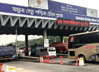 ঈদ উদযাপনে আপন নীড়ে ফিরছে মানুষ, যমুনা সেতুতে গাড়ির চাপ ও রেকর্ড টোল আদায়