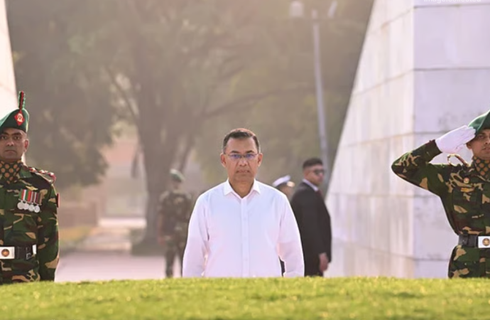 জিয়াউর রহমানের সমাধিতে শ্রদ্ধা নিবেদন করলেন প্রধানমন্ত্রী ও বিএনপি চেয়ারম্যান তারেক রহমান