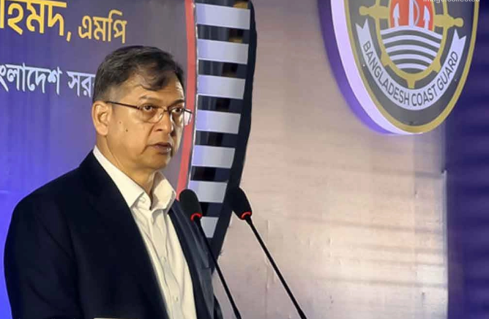 রাজধানী ঢাকাসহ দেশের প্রতিটি থানাকে দালালমুক্ত করার জন্য কঠোর নির্দেশনা দিয়েছেন স্বরাষ্ট্রমন্ত্রী সালাহউদ্দিন আহমদ।