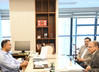 সুশাসন ও দুর্নীতিবিরোধী অঙ্গীকার বাস্তবায়নে প্রধানমন্ত্রী তারেক রহমানের সঙ্গে সচিবালয়ে সৌজন্য সাক্ষাৎ করেছেন টিআইবি’র নির্বাহী পরিচালক ড. ইফতেখারুজ্জামান।