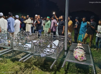 রায়পুরের সেই বর্বরোচিত ট্র্যাজেডি, কুমিল্লার হোমনায় পাশাপাশি ৪ কবরে চিরনিদ্রায় মা ও তিন মেয়ে, বাকরুদ্ধ একমাত্র সন্তান সিফাত