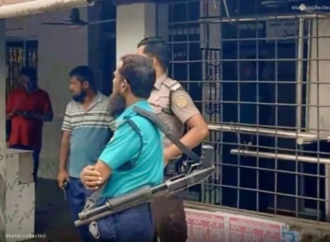 খুলনায় ওজোপাডিকো জামে মসজিদে ঢুকে দুই মুসল্লিকে গুলি, আশঙ্কাজনক অবস্থায় ব্যবসায়ী লোকমান হাকিম ঢাকায় স্থানান্তর