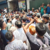 যশোরে জামায়াত এমপি গোলাম রসুলের বাসভবনে হামলা ও ভাঙচুর: সড়ক অবরোধে চরম ভোগান্তি