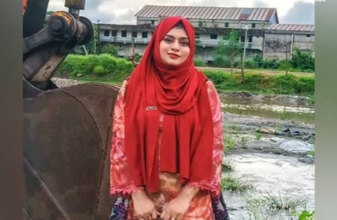 ভৈরব নদে নিখোঁজের ৩০ ঘণ্টা পর গৃহবধূর মরদেহ উদ্ধার! নওয়াপাড়া ভৈরব সেতু সংলগ্ন এলাকায় ডুবুরি দলের অভিযানে মিলল লাশ
