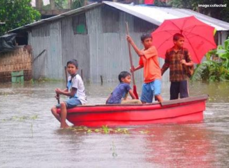 ৭ জেলায় বন্যা ও পাহাড়ধসে প্রাণহানি বেড়ে ৪৪, পানিবন্দি আড়াই লাখের বেশি পরিবার!