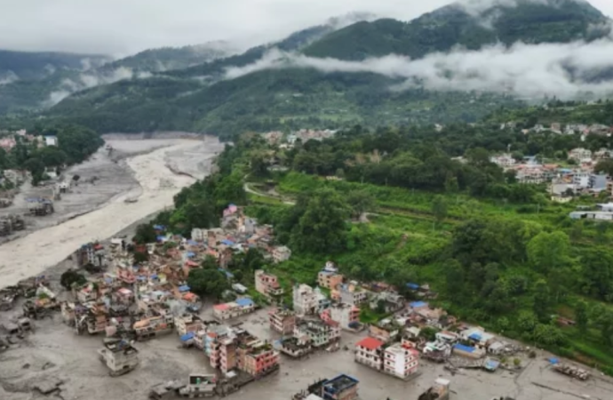 রয়টার্সের তথ্য: নেপাল-চীন সীমান্তে আকস্মিক বন্যায় নিখোঁজ প্রায় ১,৫০০, যার মধ্যে ৮০০ বিদেশি