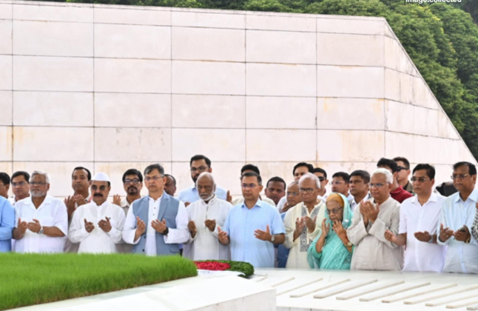 বিএনপির ৪৮তম প্রতিষ্ঠাবার্ষিকী: জিয়াউর রহমান ও খালেদা জিয়ার সমাধিতে তারেক রহমানের শ্রদ্ধা