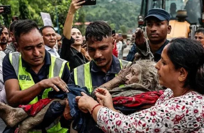 নেপাল-তিব্বতে পাহাড়ি ঢল ও ভূমিধসে প্রাণহানি বেড়ে ১,১২৭, তল্লাশিতে ১০ হাজারেরও বেশি উদ্ধারকারী