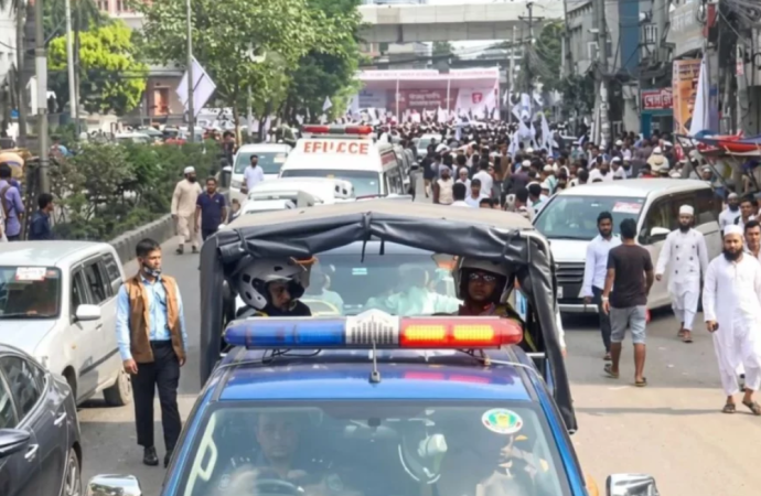 ৬ দফা দাবিতে ঢাকা থেকে চট্টগ্রাম অভিমুখে ১১ দলীয় ঐক্যের লংমার্চ শুরু
